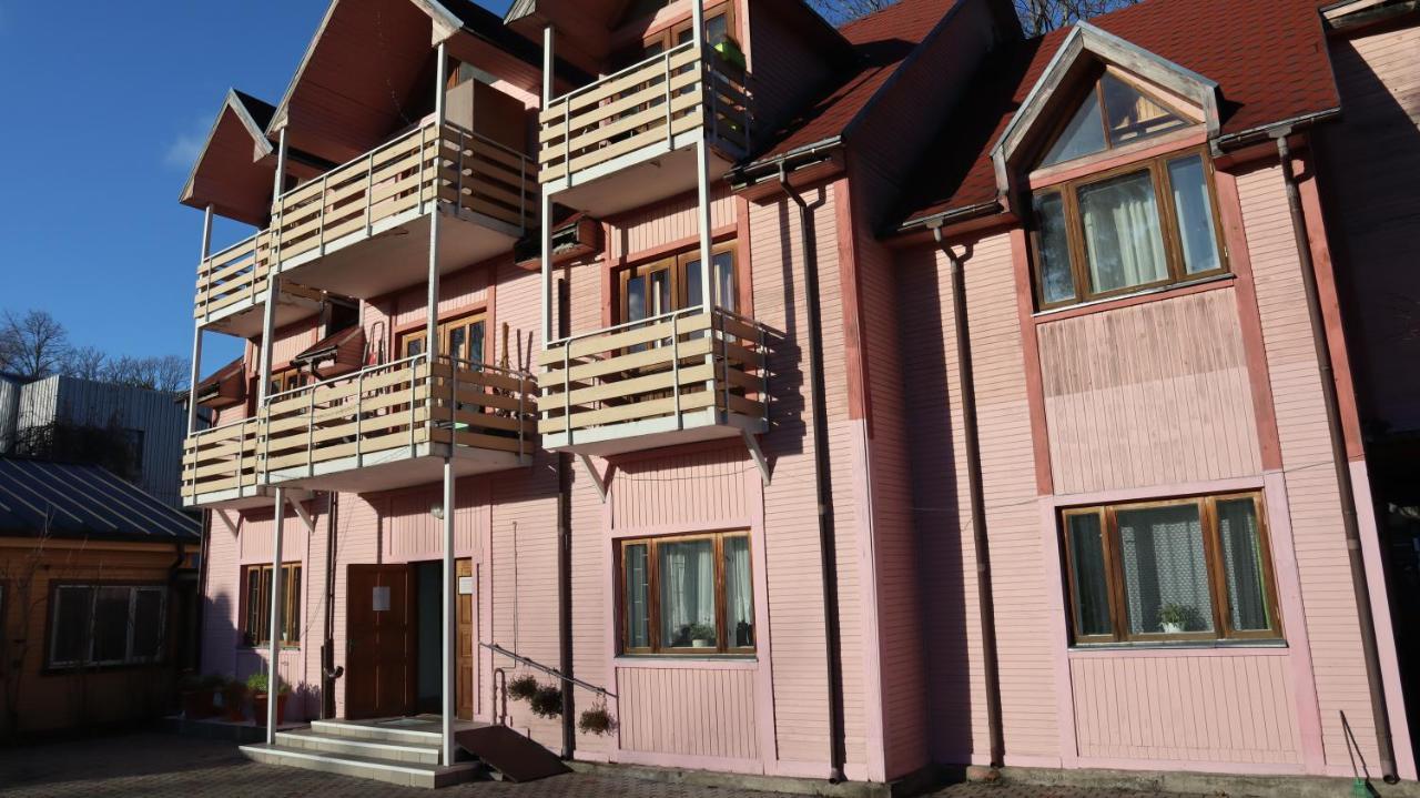 Jūrkalne Excelsior Guesthouse מראה חיצוני תמונה